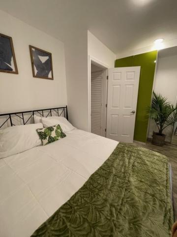 Modern Rental Brooklyn'S Hidden Gem New York Bagian luar foto